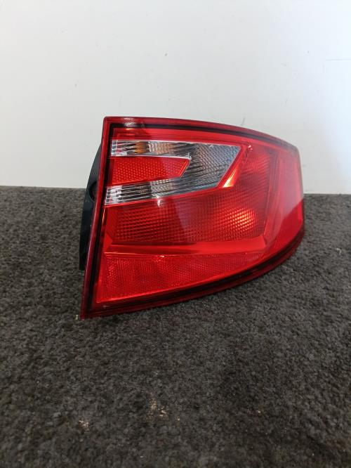 Image Feu arriere principal droit (feux) - SEAT TOLEDO 4