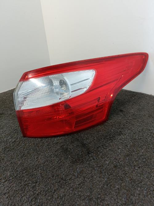 Image Feu arriere principal droit (feux) - FORD FOCUS 3
