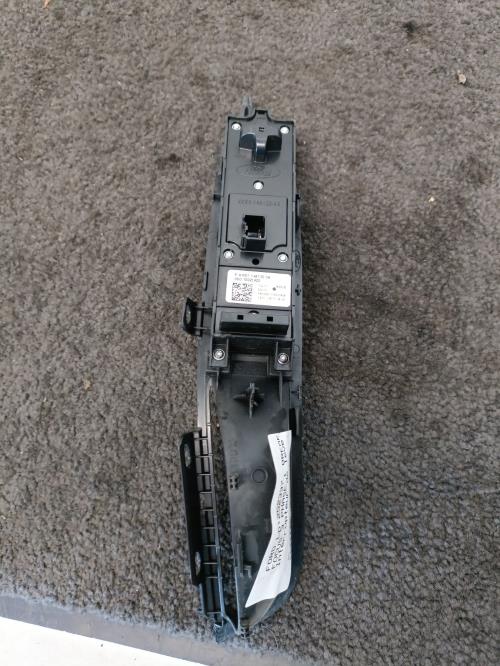 Image Interrupteur de leve vitre avant gauche - FORD FOCUS 3