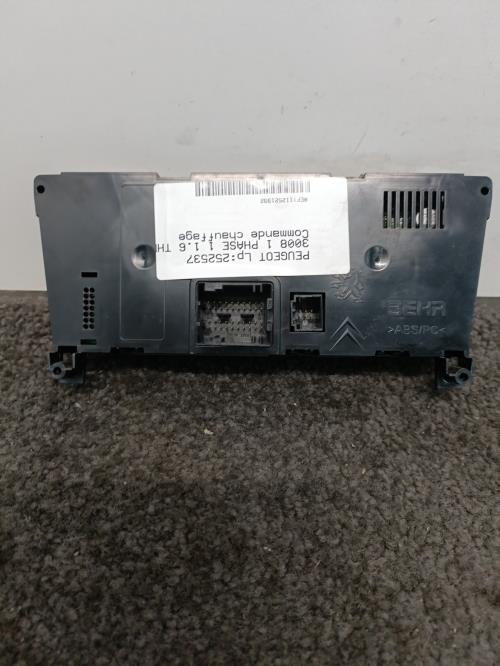 Image Commande chauffage - PEUGEOT 3008 1