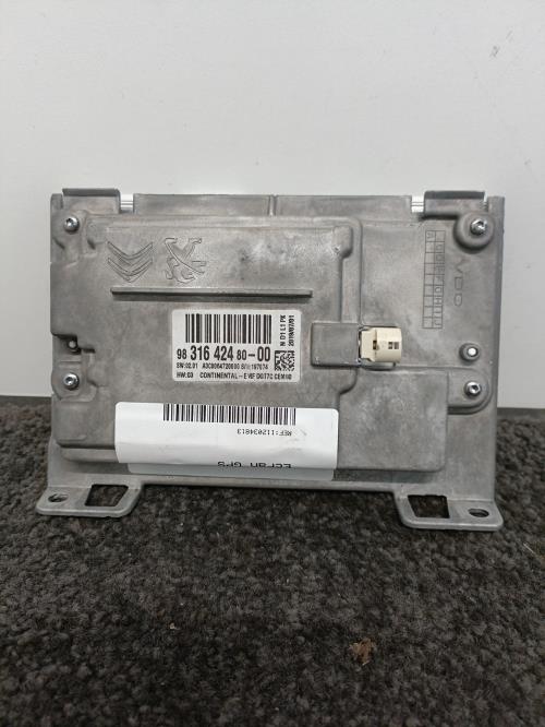 Image Ecran GPS - PEUGEOT 208 1