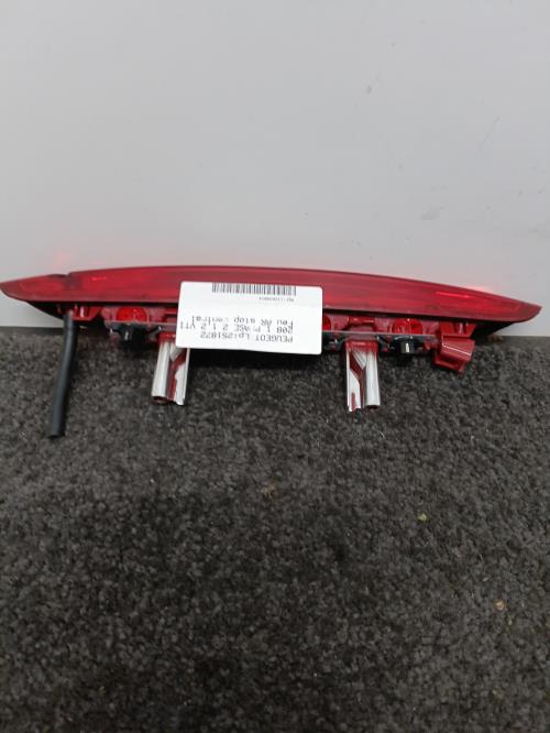 Image Feu arriere stop central - PEUGEOT 208 1