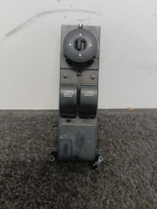 Image Interrupteur de leve vitre avant gauche - FORD FOCUS 2