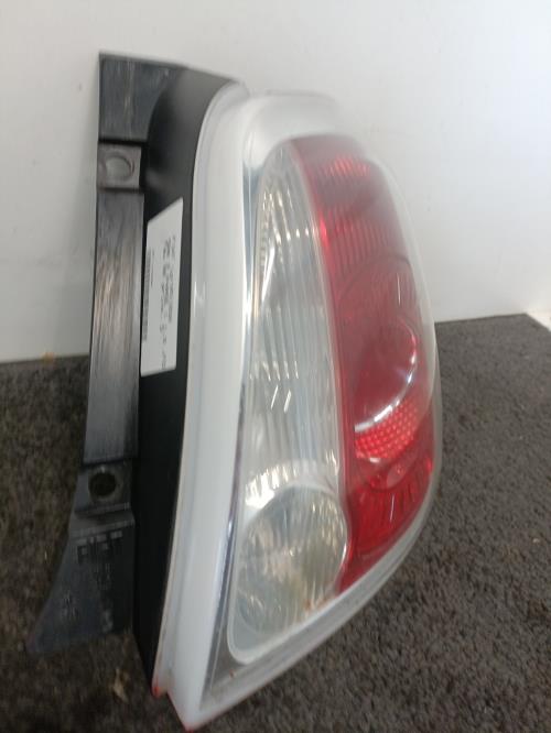 Image Feu arriere principal droit (feux) - FIAT 500 2