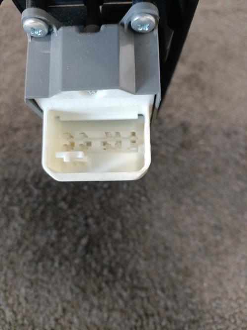 Image Interrupteur de leve vitre avant gauche - TOYOTA YARIS 3