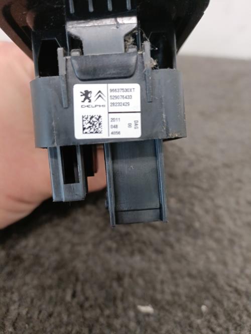 Image Interrupteur de leve vitre avant gauche - CITROEN C3 2