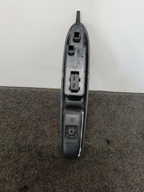Image Interrupteur de leve vitre avant gauche - CITROEN C4 2