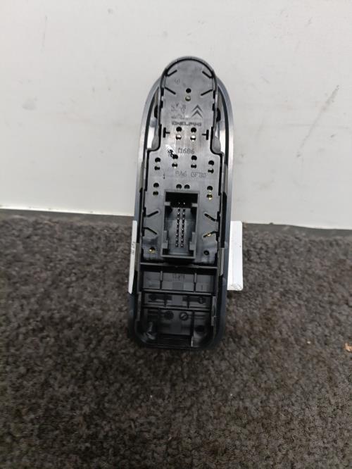 Image Interrupteur de leve vitre avant gauche - PEUGEOT 308 1