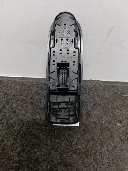 Image Interrupteur de leve vitre avant gauche - PEUGEOT 308 1 SW