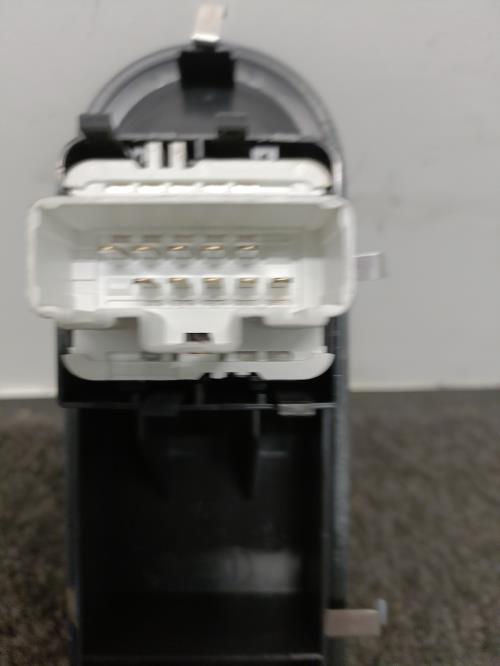 Image Interrupteur de leve vitre avant gauche - RENAULT CLIO 3