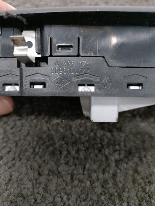 Image Interrupteur de leve vitre avant gauche - RENAULT SCENIC 3