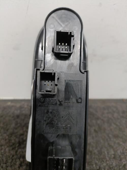 Image Interrupteur de leve vitre avant gauche - PEUGEOT 308 1