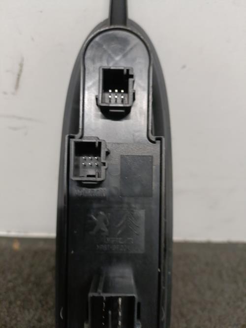 Image Interrupteur de leve vitre avant gauche - CITROEN C4 2