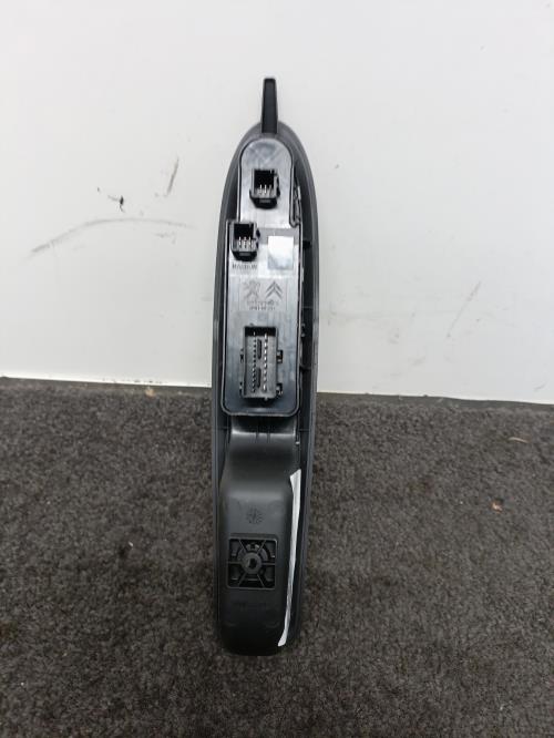 Image Interrupteur de leve vitre avant gauche - CITROEN C4 2