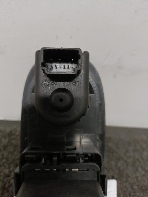 Image Interrupteur de leve vitre avant gauche - RENAULT MASTER 3