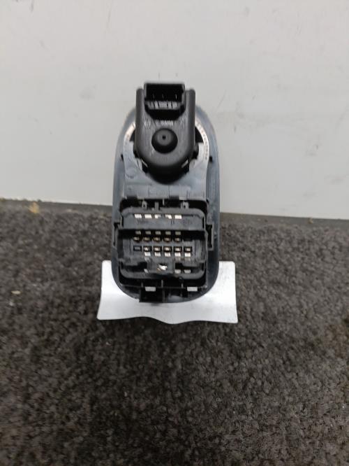 Image Interrupteur de leve vitre avant gauche - RENAULT MASTER 3