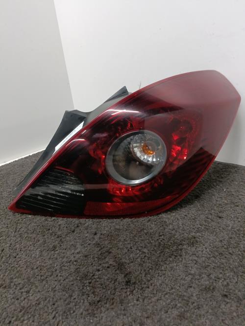 Image Feu arriere principal droit (feux) - OPEL CORSA D