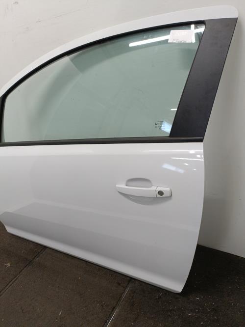 Image Porte avant gauche - OPEL CORSA D