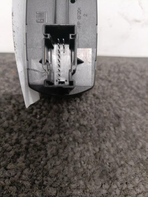 Image Interrupteur de leve vitre avant gauche - OPEL CORSA D