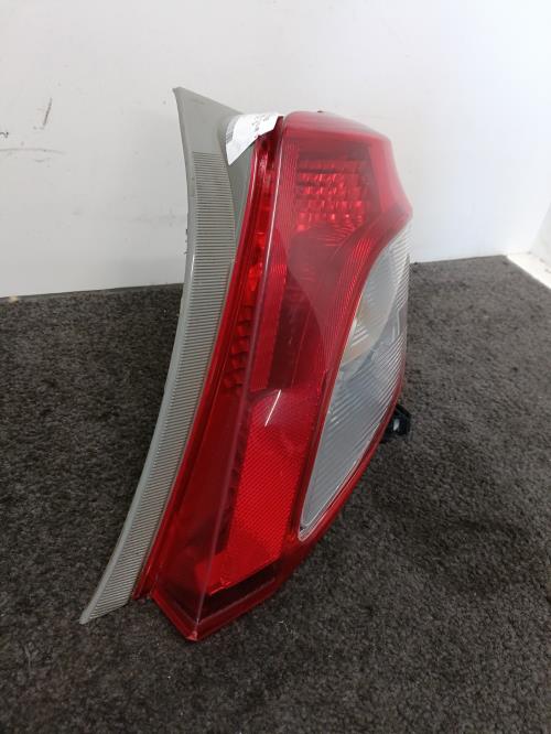 Image Feu arriere principal droit (feux) - TOYOTA YARIS 3