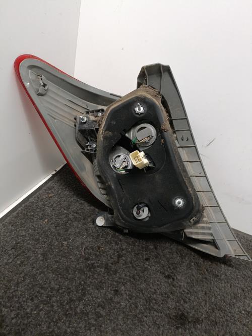 Image Feu arriere principal droit (feux) - TOYOTA YARIS 3