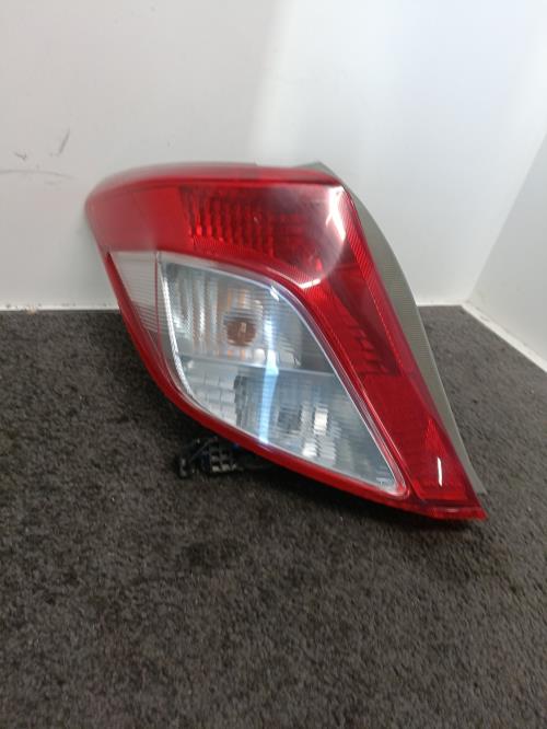 Image Feu arriere principal gauche (feux) - TOYOTA YARIS 3
