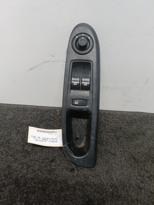 Image Interrupteur de leve vitre avant gauche - RENAULT CLIO 2