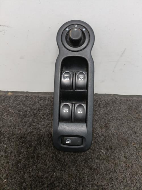 Image Interrupteur de leve vitre avant gauche - RENAULT GRAND MODUS