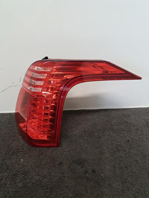 Image Feu arriere principal droit (feux) - PEUGEOT 5008 1