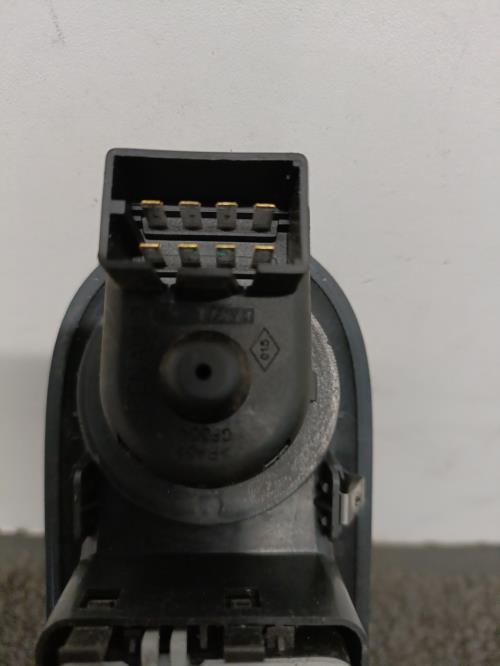 Image Interrupteur de leve vitre avant gauche - RENAULT CLIO 3