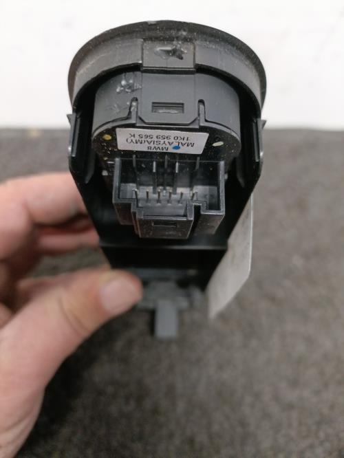 Image Interrupteur de leve vitre avant gauche - VOLKSWAGEN GOLF 6