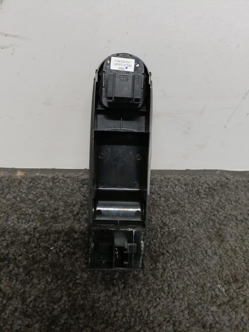 Image Interrupteur de leve vitre avant gauche - VOLKSWAGEN GOLF 6