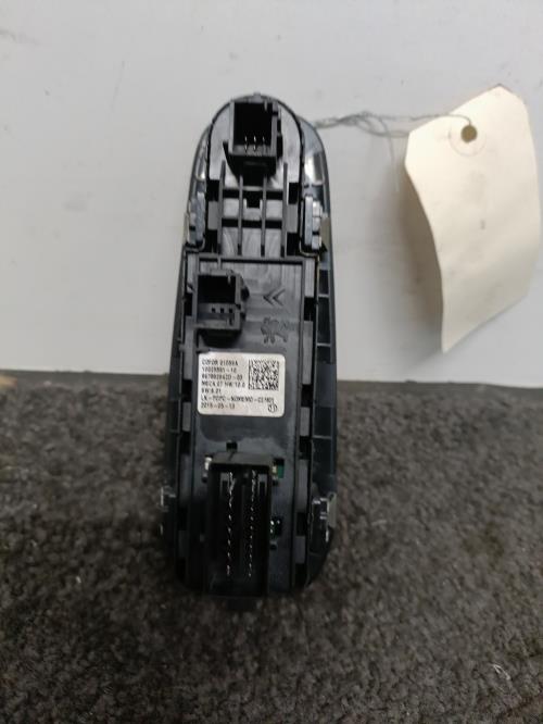 Image Interrupteur de leve vitre avant gauche - PEUGEOT 308 2