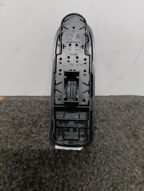 Image Interrupteur de leve vitre avant gauche - PEUGEOT 308 1