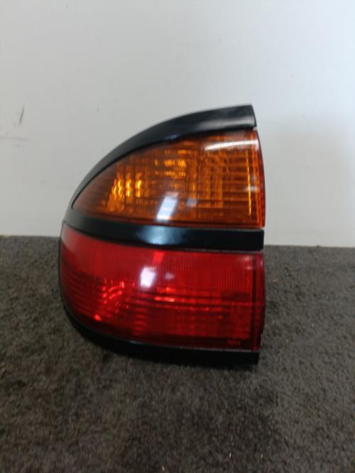 Image Feu arriere principal gauche (feux) - RENAULT LAGUNA 1
