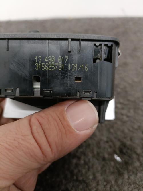 Image Interrupteur de leve vitre avant gauche - OPEL CORSA E