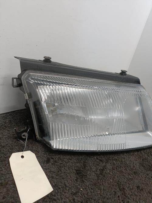 Image Optique avant principal droit (feux)(phare) - VOLKSWAGEN PASSAT 4