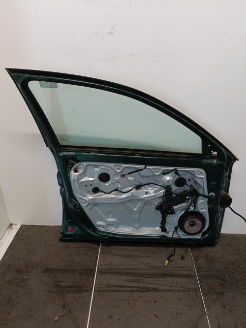 Image Porte avant gauche - VOLKSWAGEN PASSAT 4