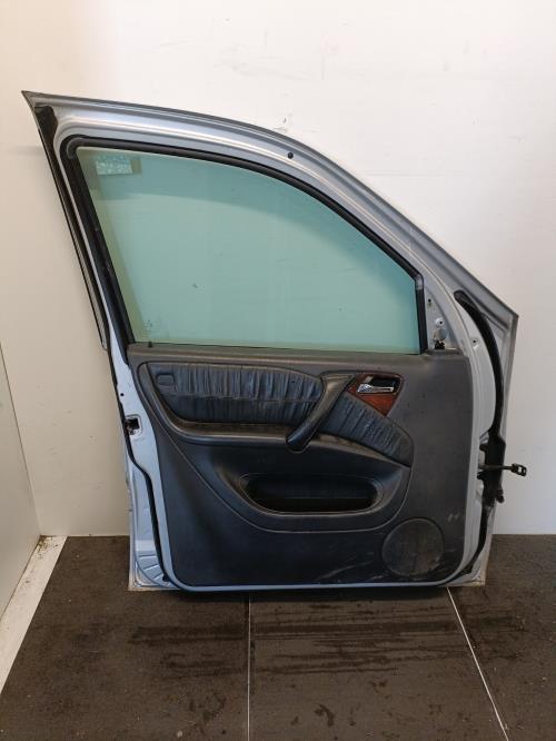 Image Porte avant gauche - MERCEDES CLASSE M 163