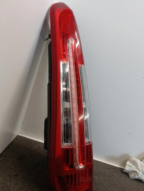 Image Feu arriere principal gauche (feux) - FORD C-MAX 1