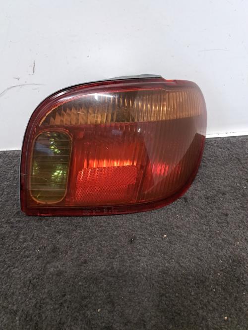 Image Feu arriere principal droit (feux) - TOYOTA YARIS 1