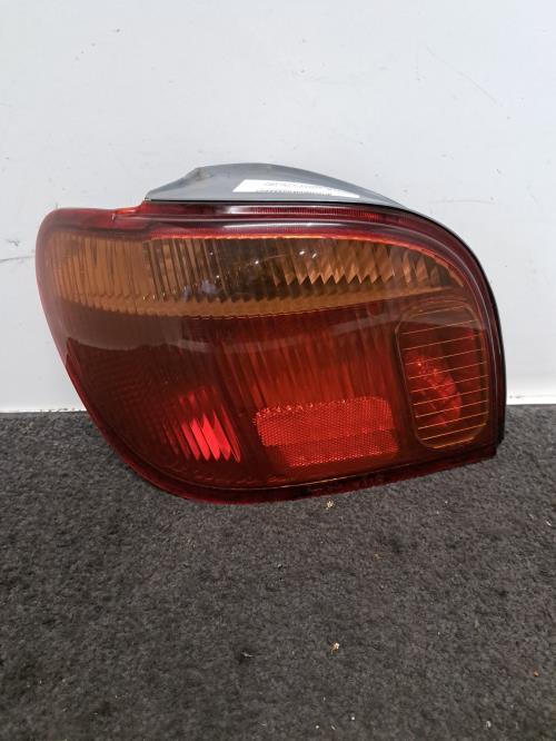 Image Feu arriere principal gauche (feux) - TOYOTA YARIS 1