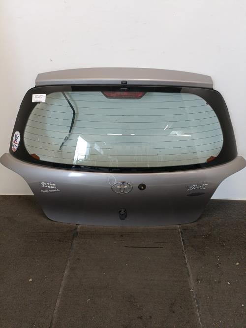 Image Malle/Hayon arriere - TOYOTA YARIS 1