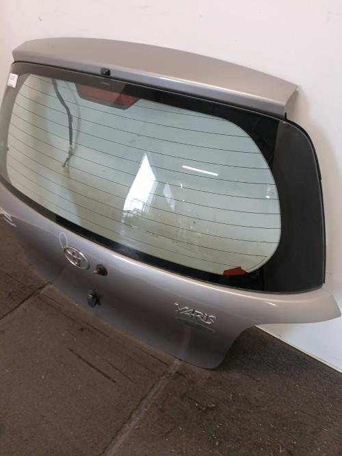 Image Malle/Hayon arriere - TOYOTA YARIS 1