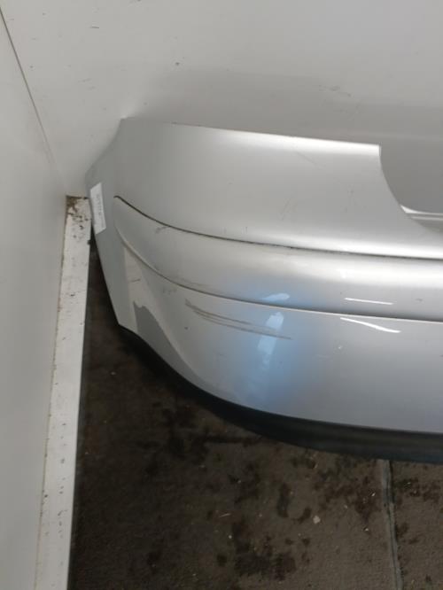 Image Pare choc arriere - VOLKSWAGEN GOLF 4