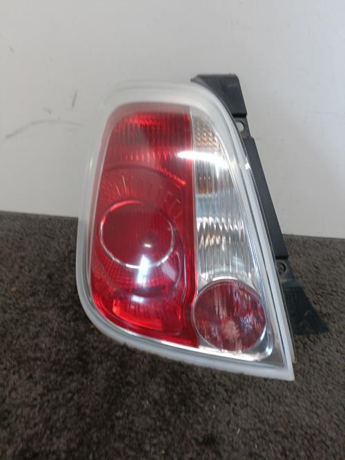 Image Feu arriere principal gauche (feux) - FIAT 500 2