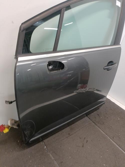 Image Porte avant gauche - PEUGEOT 5008 1