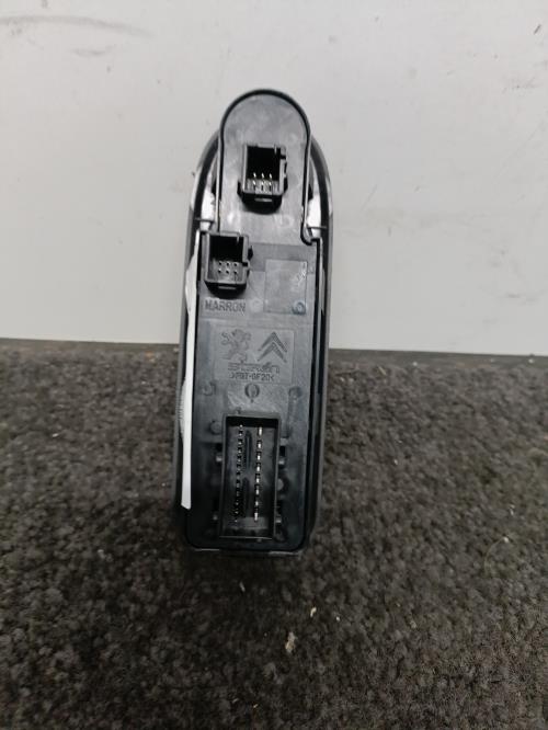 Image Interrupteur de leve vitre avant gauche - PEUGEOT 308 1