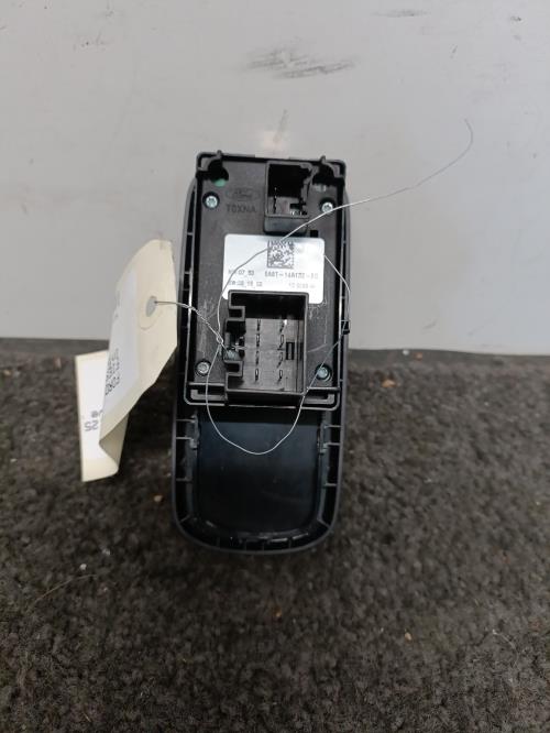 Image Interrupteur de leve vitre avant gauche - FORD FIESTA 6