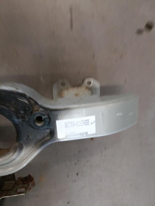 Image Renfort pare choc avant (traverse) - PEUGEOT 407